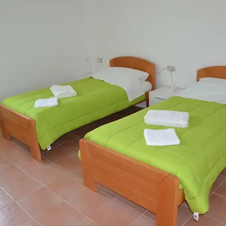 Mikeze Jakeze * Terst