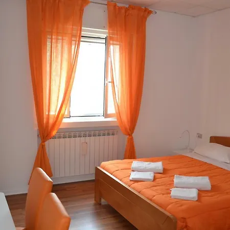 Mikeze Jakeze * Terst